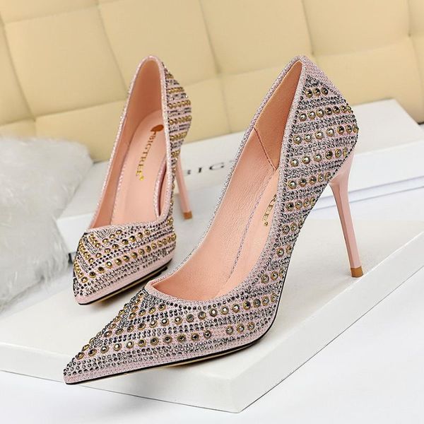 

825-8 моды на высоких каблуках, мелкий рот, голова заостренная, металлические заклепки, вода дрель, сексуальный ночной клуб, одиночные ботин, Black