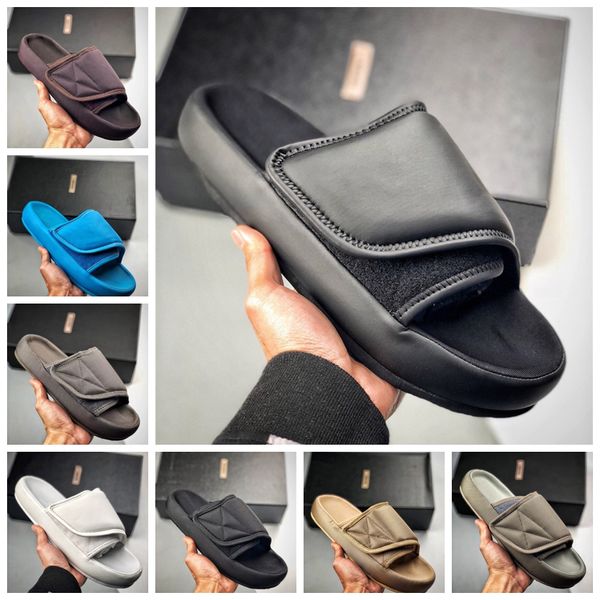 

2020 luxurys kanye west sandals shoes triple black white slides bone resin west desert sand earth brown men womens slipp