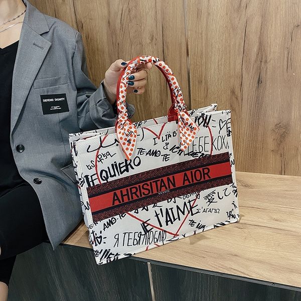 

gxic womens women retro crocodile shoulder bag alligator subaxillary bag vintage small triangle green handbag 2020 luxury handbag