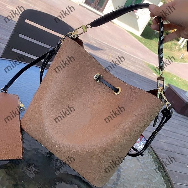 

2020 new style bucket bag fashion womens bags classic printed woven handle womens shoulder bags high-quality womens handbag