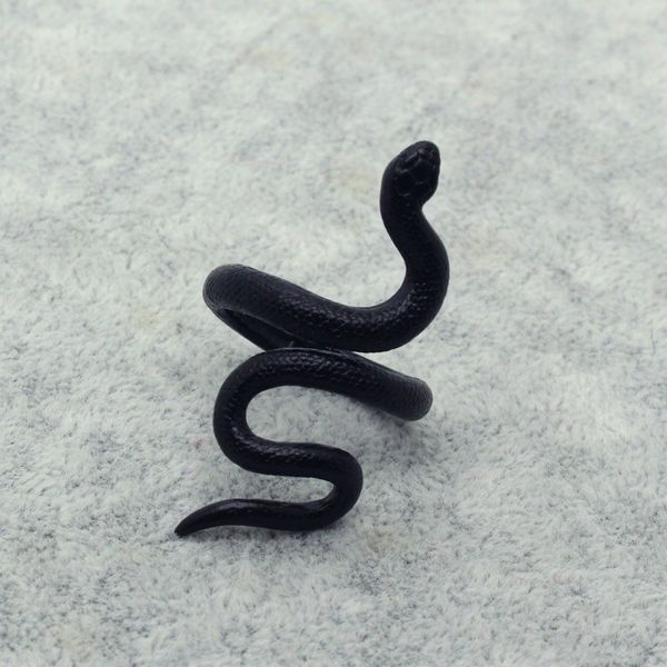 

wholesale punk cool black mamba snake ring for men women exaggerated gothic hiphop rock long snake animals finger ring jewelr gifts, Silver