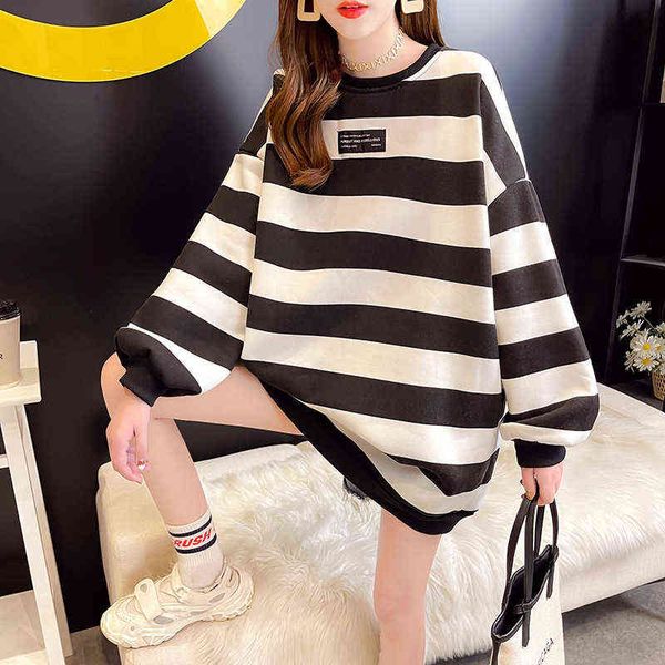 

women's hoodi sweatshirts 2022 winter korean loose large youth aging simple plush stripe medium and long round neck sweater for women, Black
