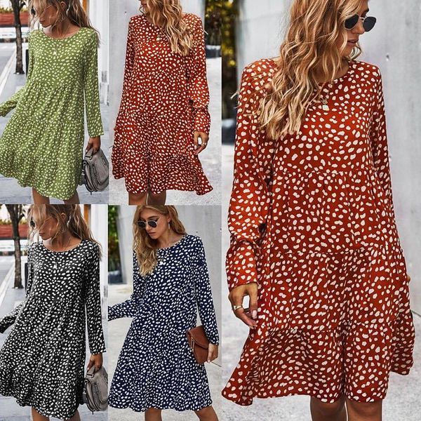 

plus trapeze maxi dress with ruffle hem in mono fleck print