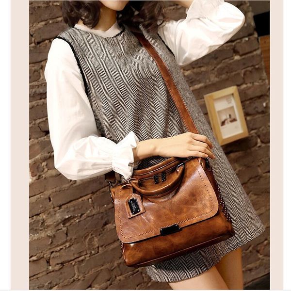 

2021 women messenger bag vintage shoulder bag women handbags designer hight quality oil wax leather rivet bags
