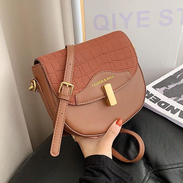 

niche design high-end handbags 2020 fall/winter new fashion shoulder messenger bag wild western style saddle bag width: 22cm