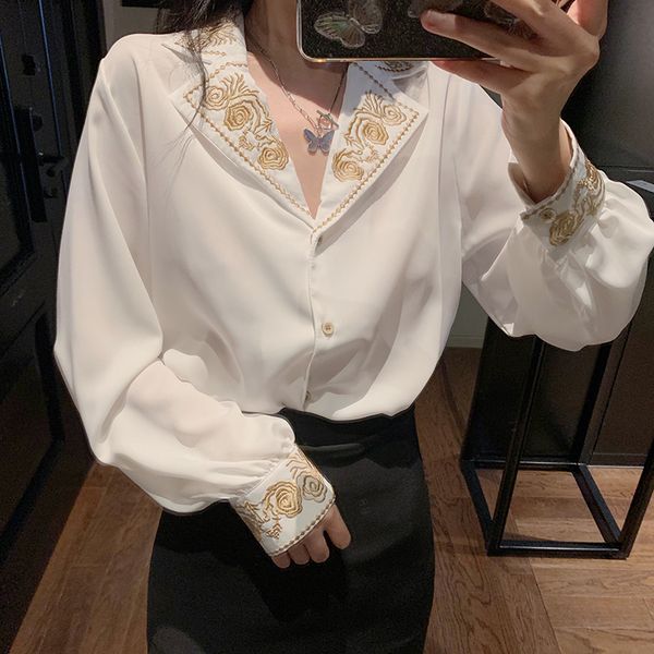 

2020 autumn new korean embroidery loose lantern long sleeve temperament lapel western style shirt women's wear