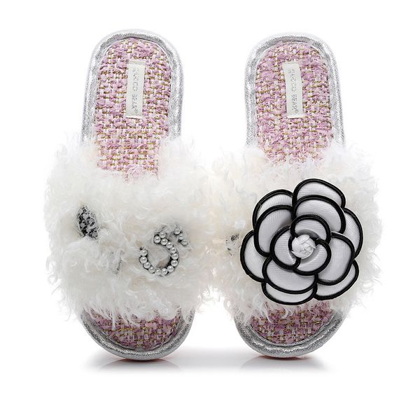 

camellia flower lamb slippers women luxury pearl beads letter pendant flip flops black/white fur slides shoes woman mulesns1 x1020