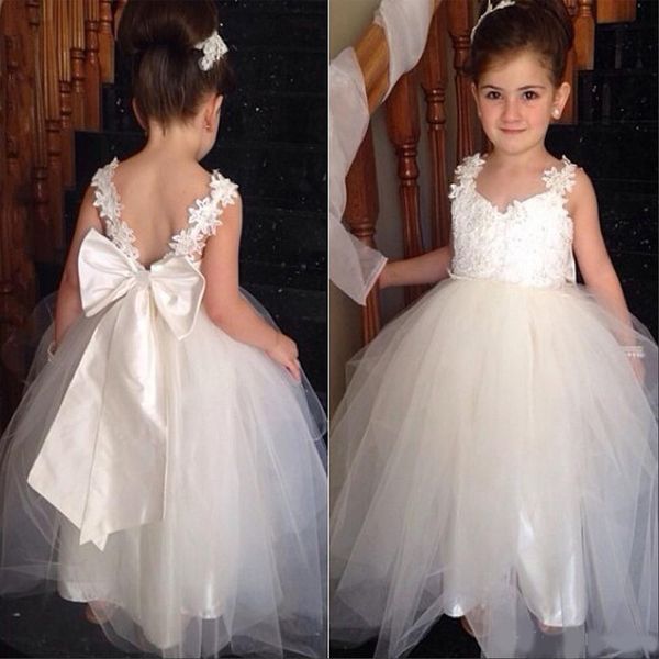 

lovely flower girls dresses with v neck two straps appliques tulle floor length white junior bridesmaid dress backless pageant dresses, White;blue