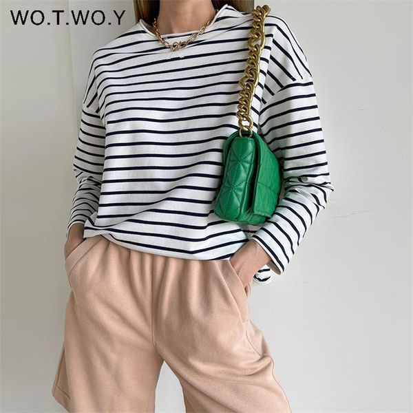 

wotwoy loose long sleeve striped tee shirt women spring o-neck casual cotton t-shirt female basic korean harajuku goth 220312, White