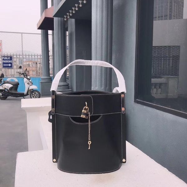 

2020 new arrival women temperament r bag handbags genuine calf leather bucket shoulder bag with lock and key