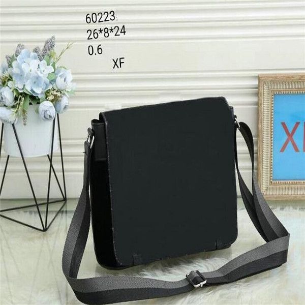 

new 2020 district famous messenger bags classic handbag with dust bag school bookbag shoulder bag three color