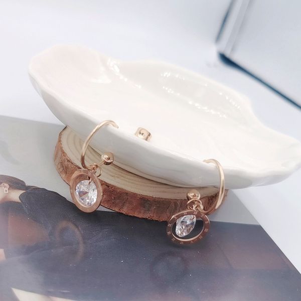 

2020 new european and american sparkling zircon dignified goddess earring eardrop korean fashion all-match simple stud earrings eardrops, Golden;silver