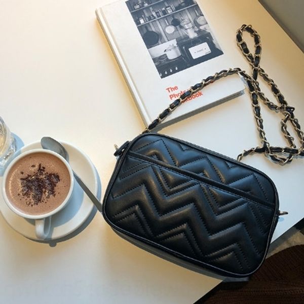 

gyozi 2020 summer new classic versatile bag small square bagzipper color square bagsolid small zipper line bright one shoulder cross over rh