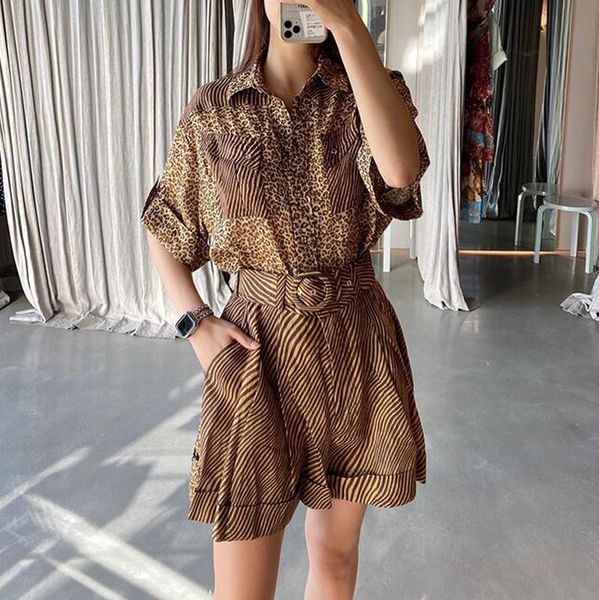 

2020 holiday new leopard lapel short sleeve shirt striped tooling shorts, Gray