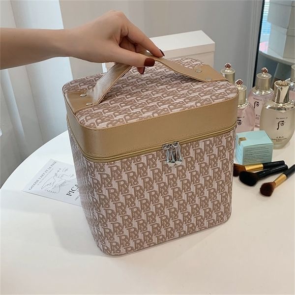

outlet sale 80% off bag vintage printing portable double-layer high-capacity ins wind net red cosmetic storage box wholesale store