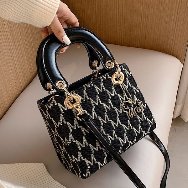 

fashionable women's small 2020 new shoulder fashion fashion versatile ins single shoulder messenger bag net red portable daifei bag bhy