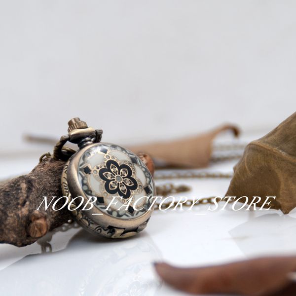 

new quartz vintage small epoxy diamond flower pocket watch necklace jewelry wholesale sweater chain fashion gift watch bronze color steel, Slivery;golden