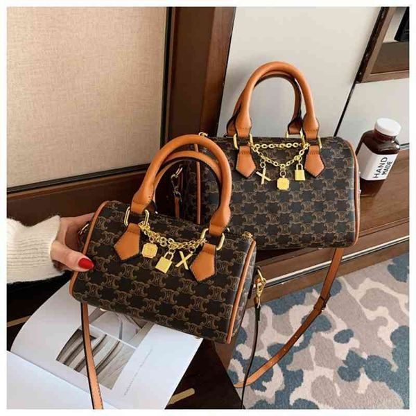 

2022 latest handbag factory store red soft handle simple one shoulder