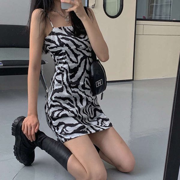 

print slim price dress control animal suspender short skirt, Black;gray