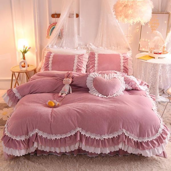 

4pcs thickened crystal velvet princess style pleated lace bedding sets  king size duvet cover set bed skirt set pillowcase
