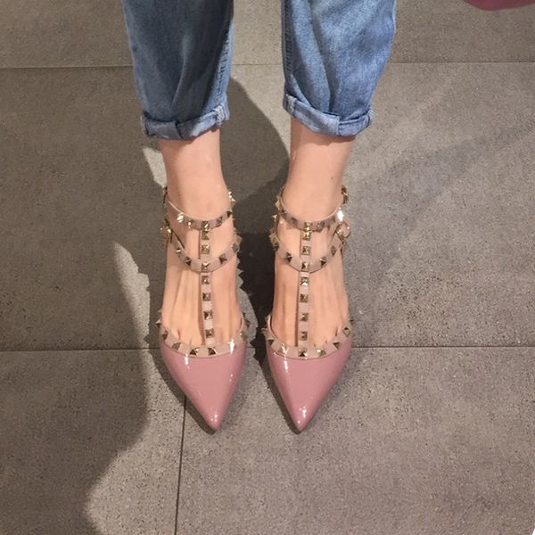 

red fashion fashion fashion "lady of the year 2020, Black