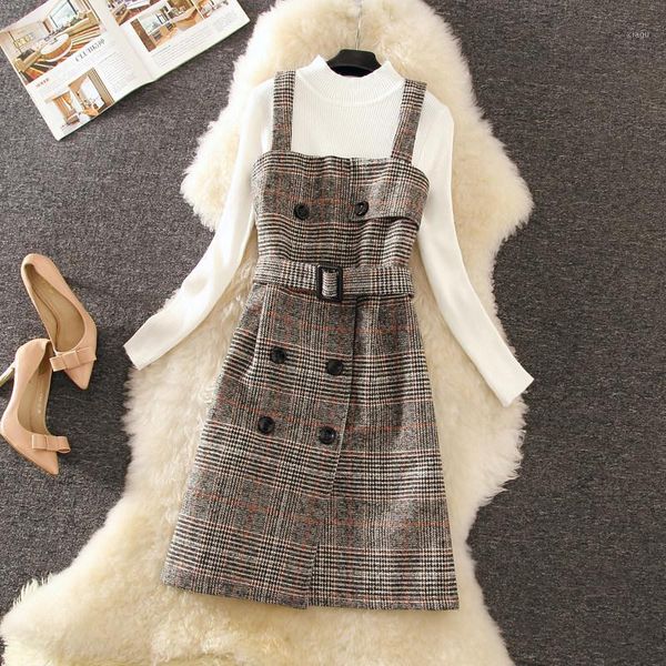 

2020 new autumn elegant long sleeve knit pullover sweater + high waist fashion plaid woolen strap dress two-piece set1, White