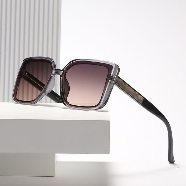 

2021 new square brand luxury travel rectangle sunglasses the women of vintage retro-ocular standard camellia efgy, White;black