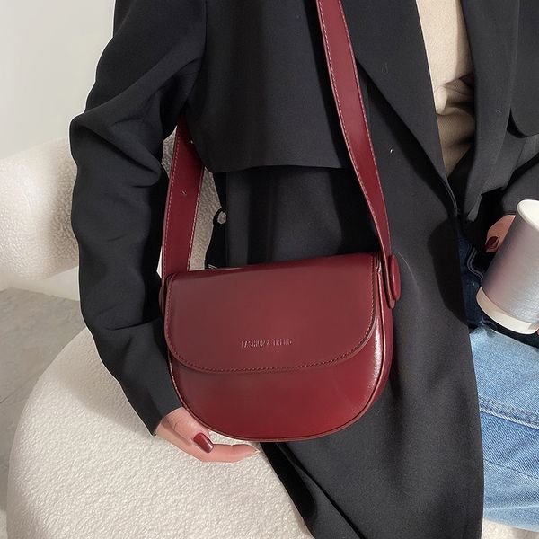 

retro simple leather pu flip saddle bag women 2021 trendy luxury women's mini shoulder bag and handbag, Black;red