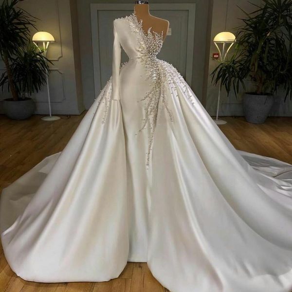

2020 new luxury mermaid wedding dresses pearls beadings one shoulder satin long sleeves overskirts detachable train plus size bridal gowns, White