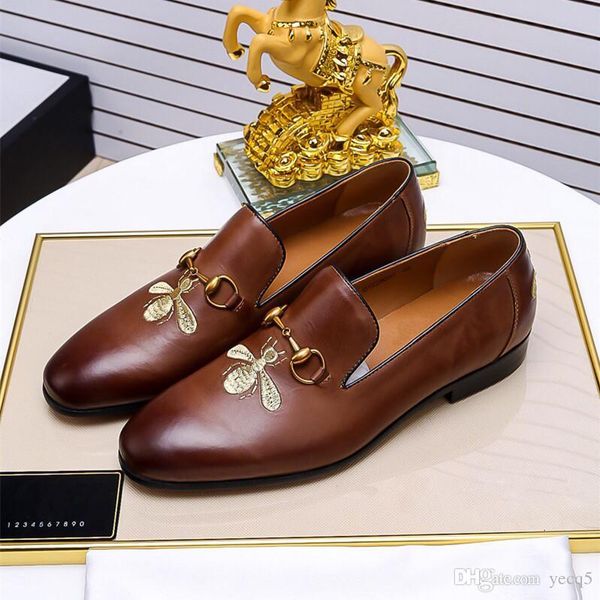 

21ss new brand luxury classic man pointed toe designers dress shoes mens patent leather black wedding shoes oxford formal shoes big size 45