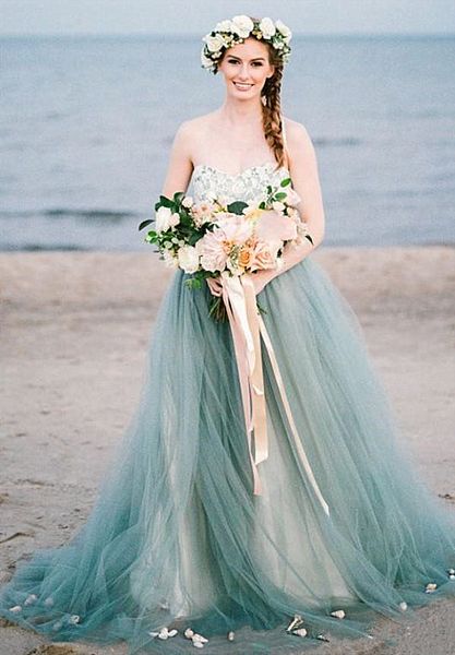 

pale blue boho beach wedding dresses a line sweetheart strapless long summer bohemian bridal gowns 2021 back lace-up plus size wedding dress, White