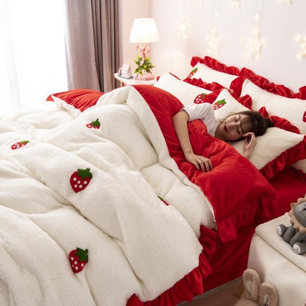 

bedding sets lamb coral velvet family of four princess style double-sided plus thick warm winter crystal flannel quilt cover bed sheet1
