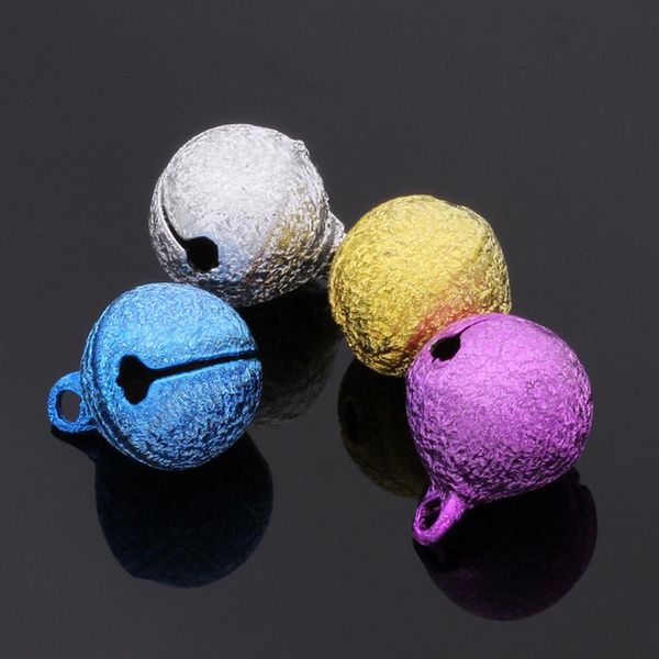 

мульти размер 100шт смешанный цвет медь колокола сыпучие металлические бусины jingle bells рождественские украшения подвески diy crafts аксе