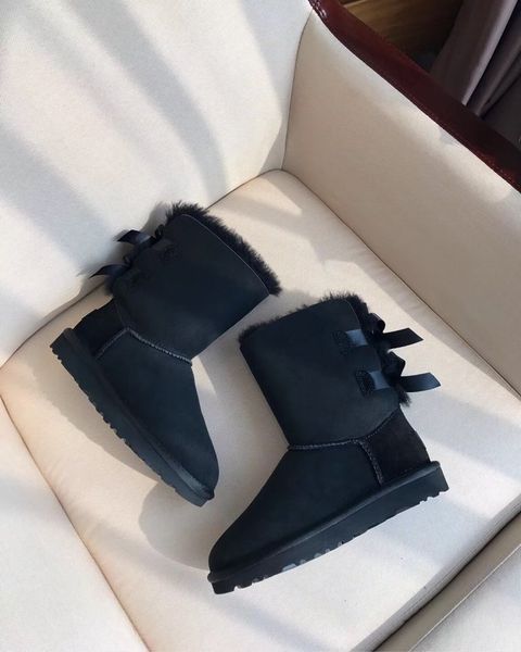 

winter sheepskin and wool all in one warm plush thick leather flat bottom snow boots women 2020 new bow short boots, Black