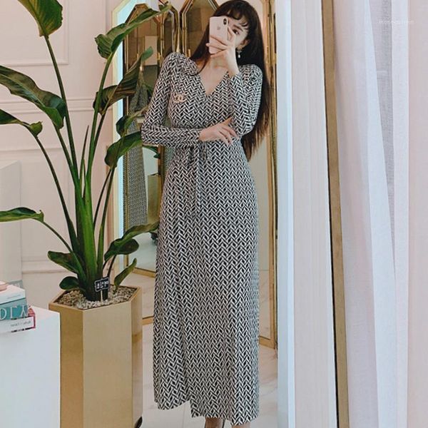 

2020 autumn long sleeved v-neck sashes swing maxi long vintage print women's casual dresses1, Black;gray