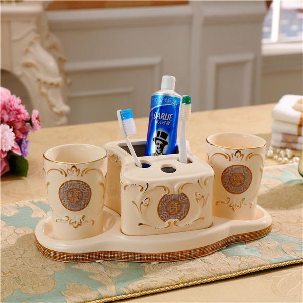 

аксессуары для ванной комнаты набор керамический держатель для зубных щеток полоскание чашки с поддоном роскошными туалетными принадлежностя