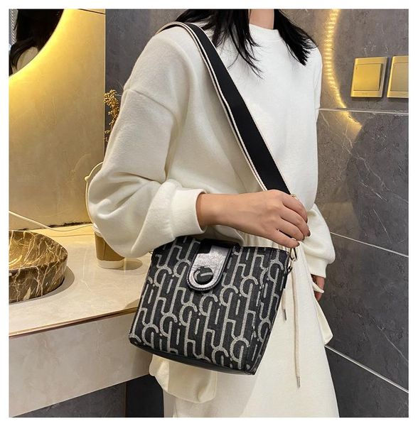 

урожай моды ведро мешок роскошные кожаные сумки 2020 новая мода мешок плеча женщин коммуникатор crossbody сумки