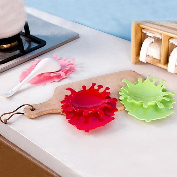 

1pc splashing tomato sauce soup shape spoon rack kitchenware dining table squash soup spatula spoon rest kitchen gadgets random h jllpkn