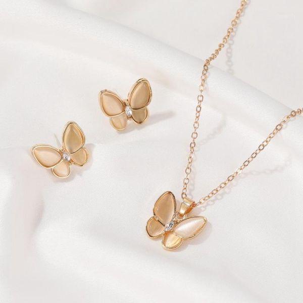 

pendant necklaces elegant yellow crystal butterfly necklace temperament rhinestone wedding accessories for women1, Silver