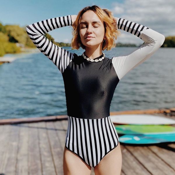 

yixia 2021 new splicing stripe diving suit surfsuit women's long sleeve sunscreen swimsuit bandage bathing suits pad