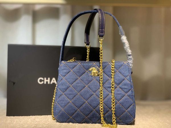 

c family xiaoxiang middle aged denim lingge armpit crossbar button bag