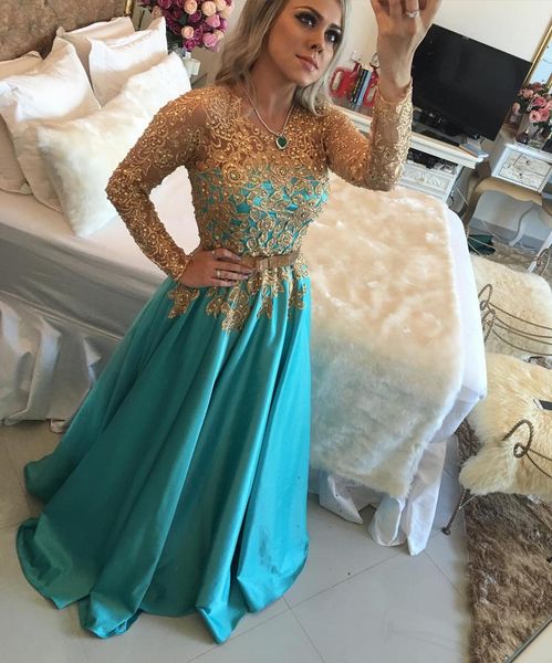 

prom graduation robes white dress elegant, Black