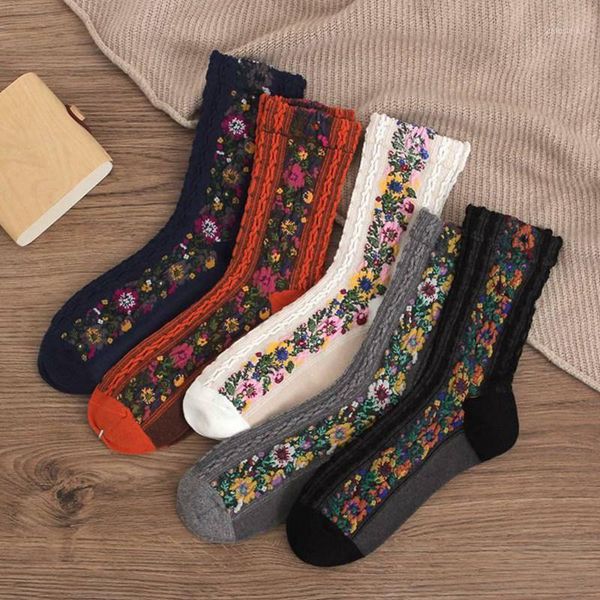 

1 pair autumn and winter new linen pattern cotton women's socks retro small floral jacquard fashion tube socks for ladies1, Black;white
