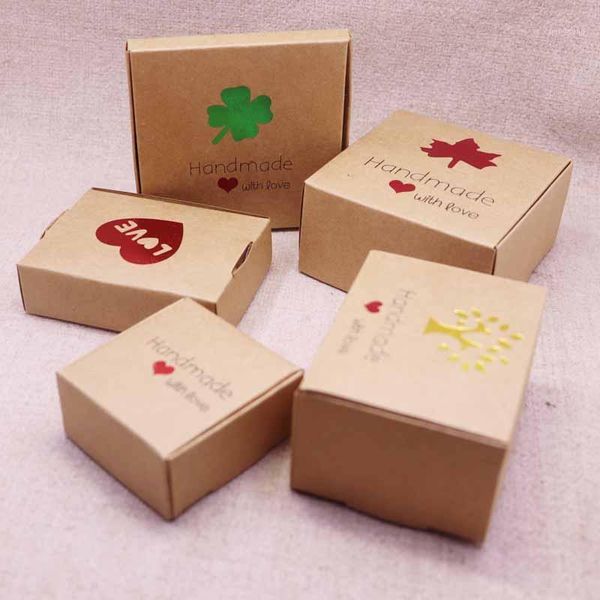 Geschenkverpackung 50pcs süßer Stil DIY Multi -Styles Geschenk/Süßigkeiten/Packkasten handgefertigt mit Love Cardboard Package Hochzeit rotes Herz1