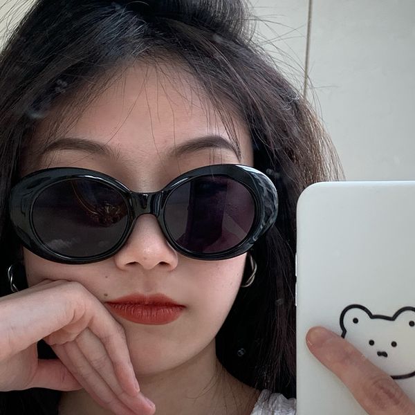 

чжэн duoxiao моделирование чистой красной улицы съемка овальный женщина личность ины стиль танец очки мода, White;black