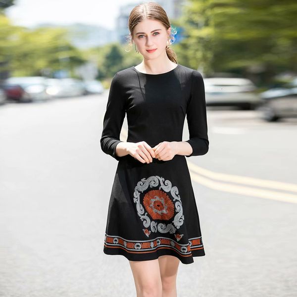 

2021 national style women's embroidered manga flower long temper thin pocket dress spring and new summer 6w6w, Black;gray