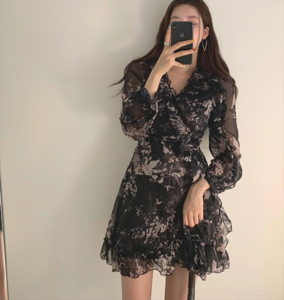 

women mini dress 2020 spring new v neck floral chiffon dress high waist flare sleeve female, Black;gray