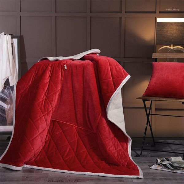 Cobertores Cobertor de travesseiro 2 em 1 Quente sólido vermelho cinza dobrável retchwork Lamb Cashmere Quilt Home Office Carrohion1