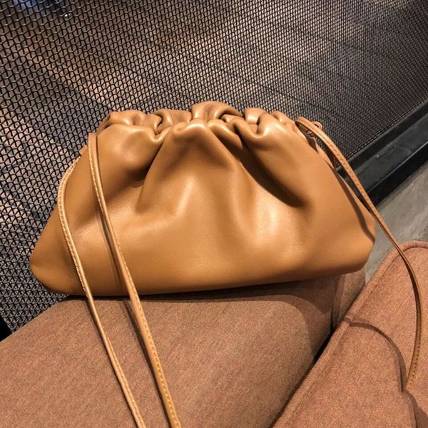 

women's 2020 new genuine leather cloud dumpling hand hold straddle single shoulder soft skin dumpling, armpit bag star style