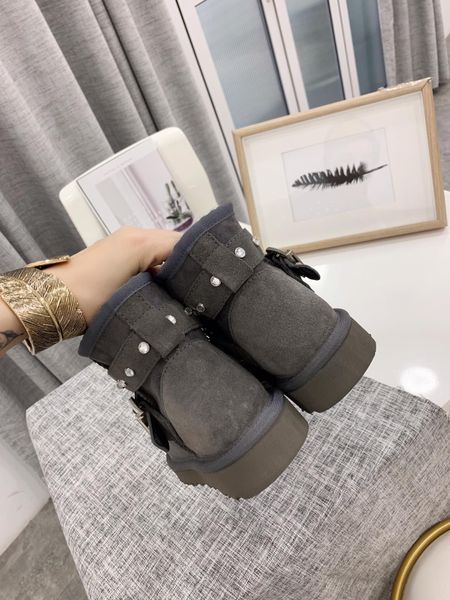 

new winter 2020 ankle boots women's double button pearl rivet thick soled boots fur integration + drill button, Black